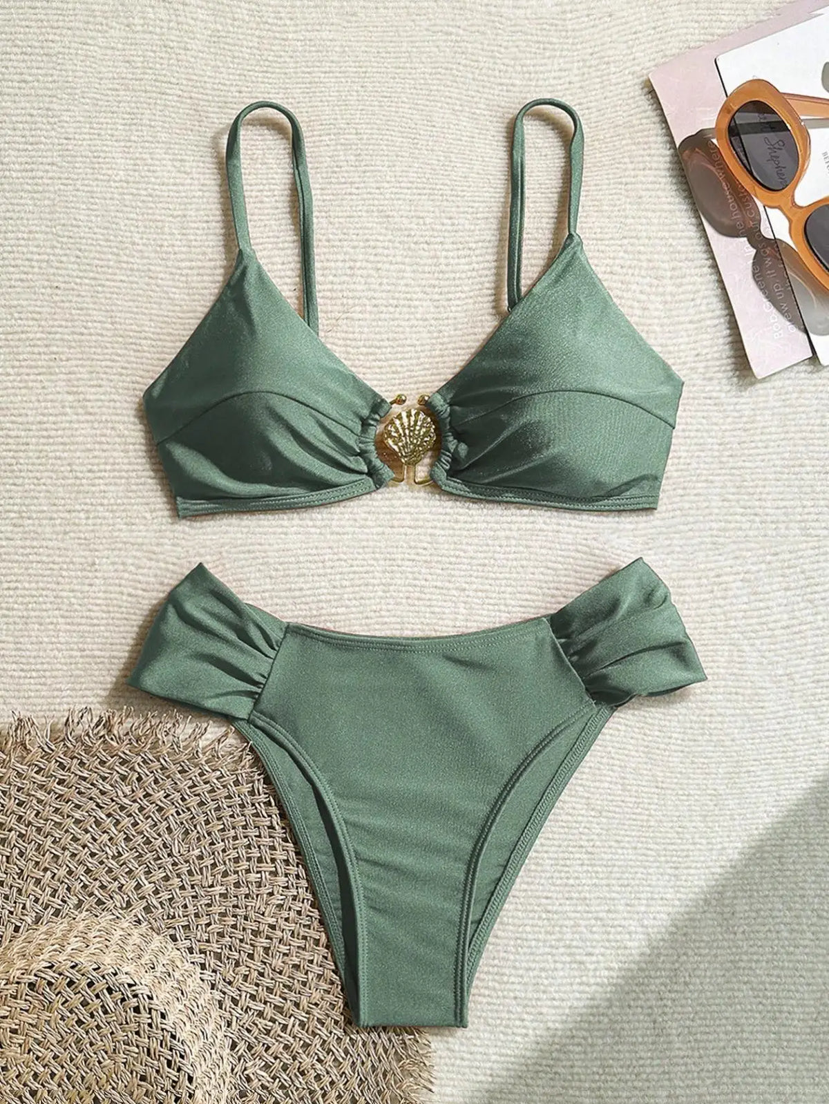Costume da bagno bikini da donna 2026 nuovo sexy con bottoni in metallo a conchiglia, tinta unita, push-up, halter, due pezzi, per l'estate e la spiaggia